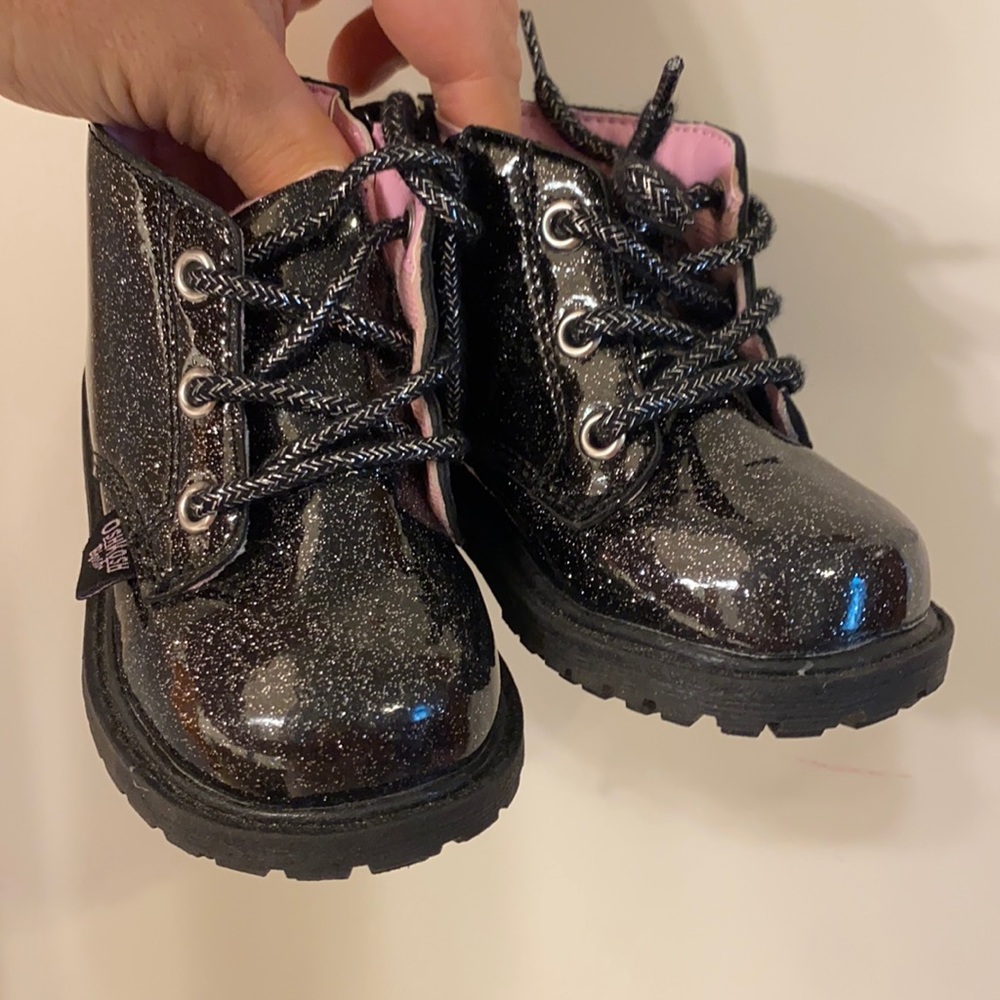 OshKosh B’Gosh Sparkly baby boots